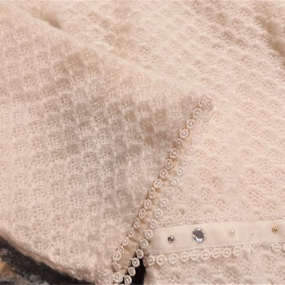 Sweater Blazer by Vice Versa; creamy white/ivory with lace and light bling. M - Picture 5 of 6